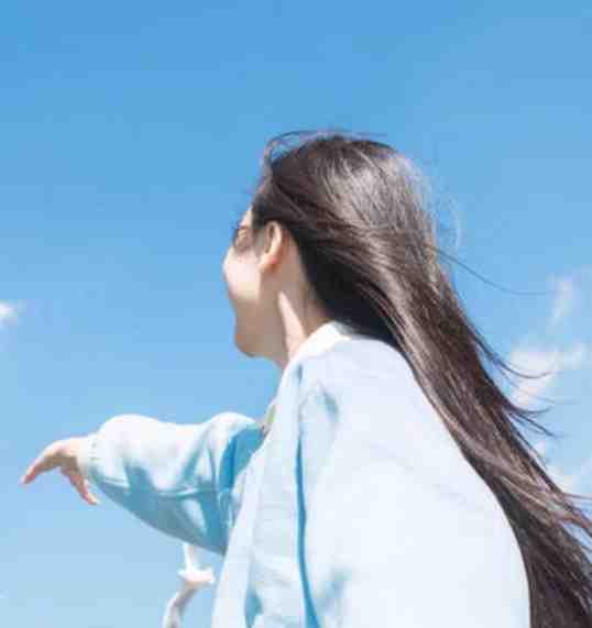 相望青云端抖音