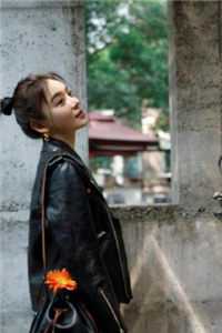 沉入深海将你遗忘男女主人公