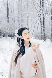 在家族祠堂抽生死签入狱，单开族谱后女儿瞧不起萱萱赵萱萱完整版免费在线阅读